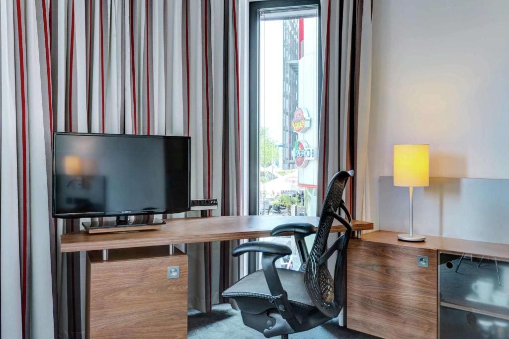 Queen Room - Accessible room - Image 2