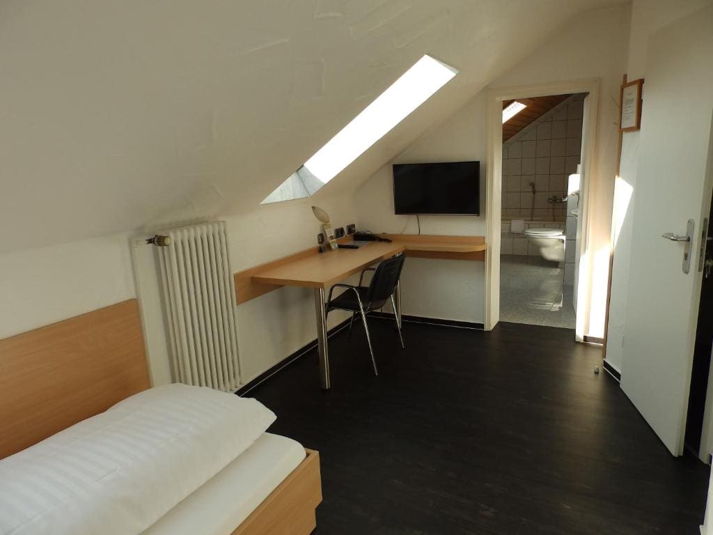 Economy Single Room room - Image 2