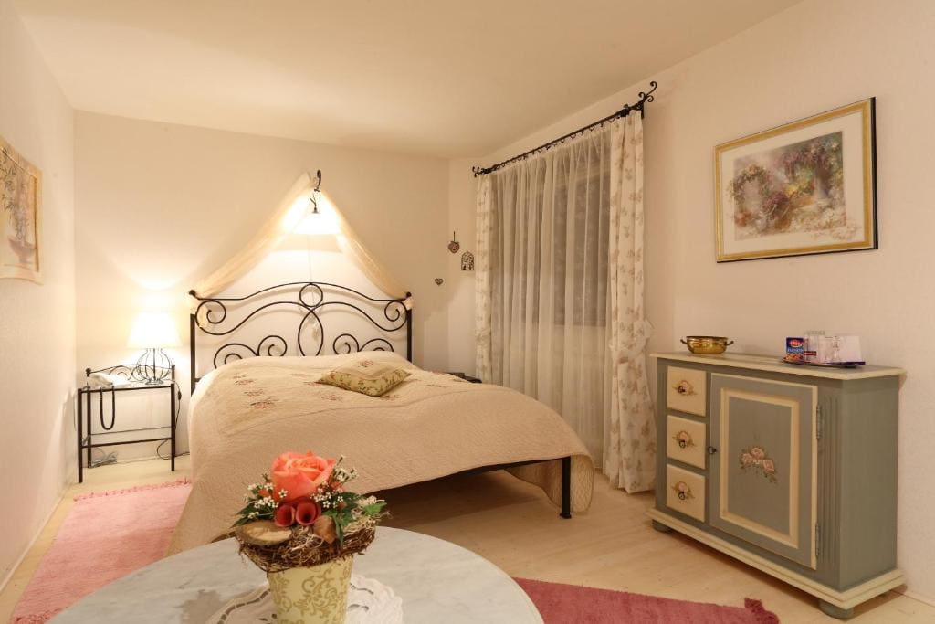 Basic Double Room room - Image 1