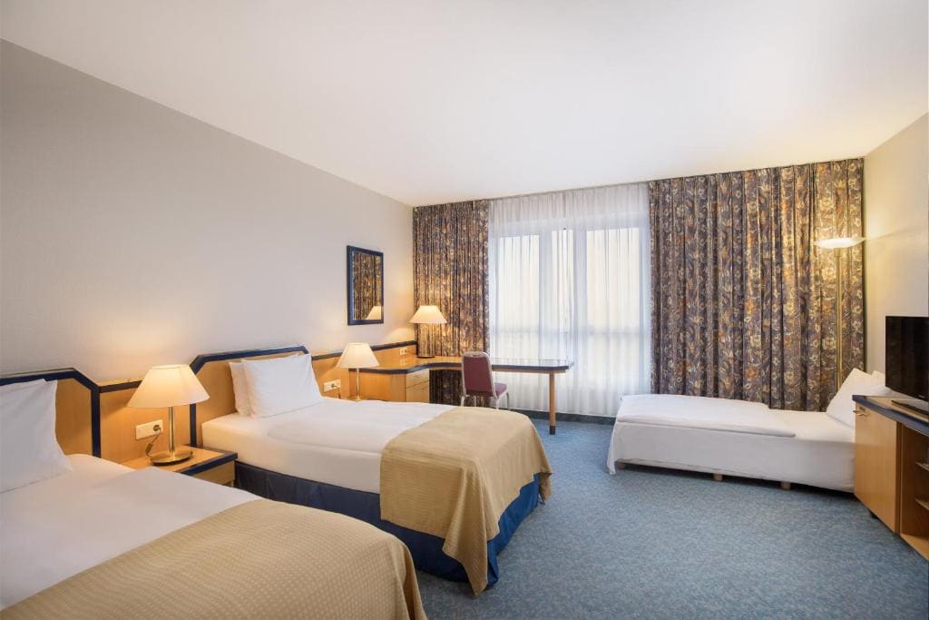 Room room - Image 2
