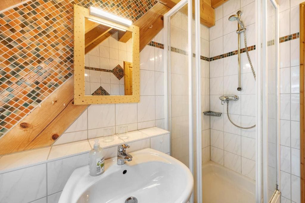Superior One-Bedroom Apartment with Balcony room - Image 3