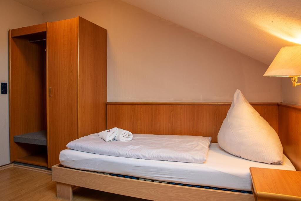Einzelzimmer mit Dachschräge room - Image 3