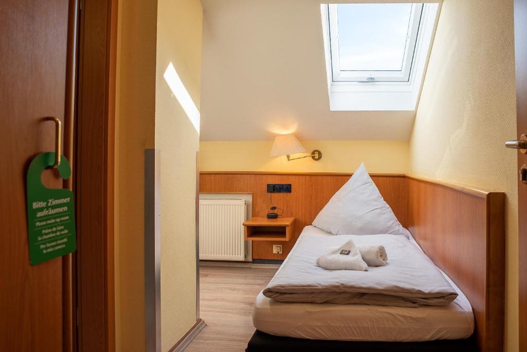 Einzelzimmer mit Dachschräge room - Image 1