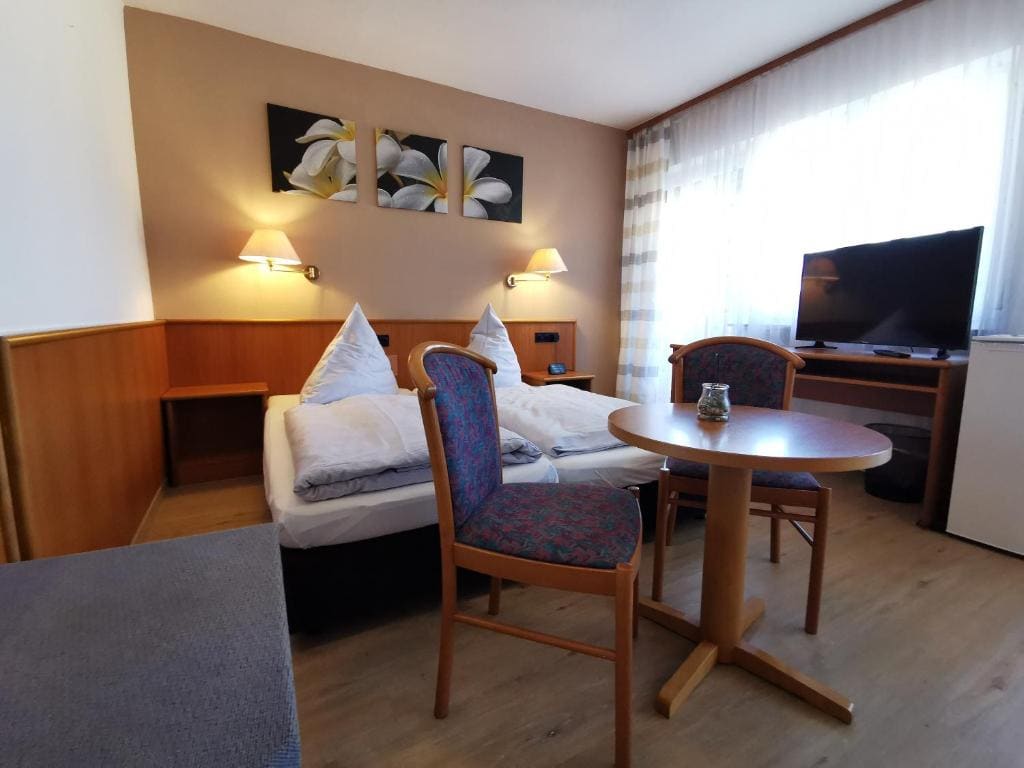 Double Room with Balcony room - Image 1