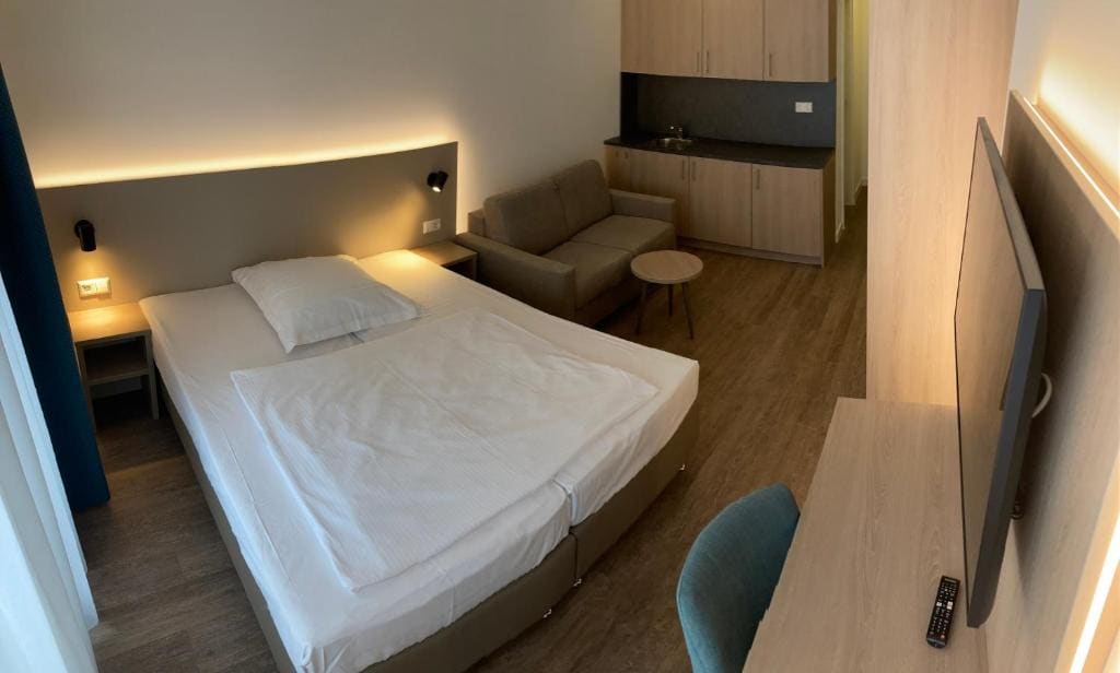 Apartment with Terrace room - Image 1