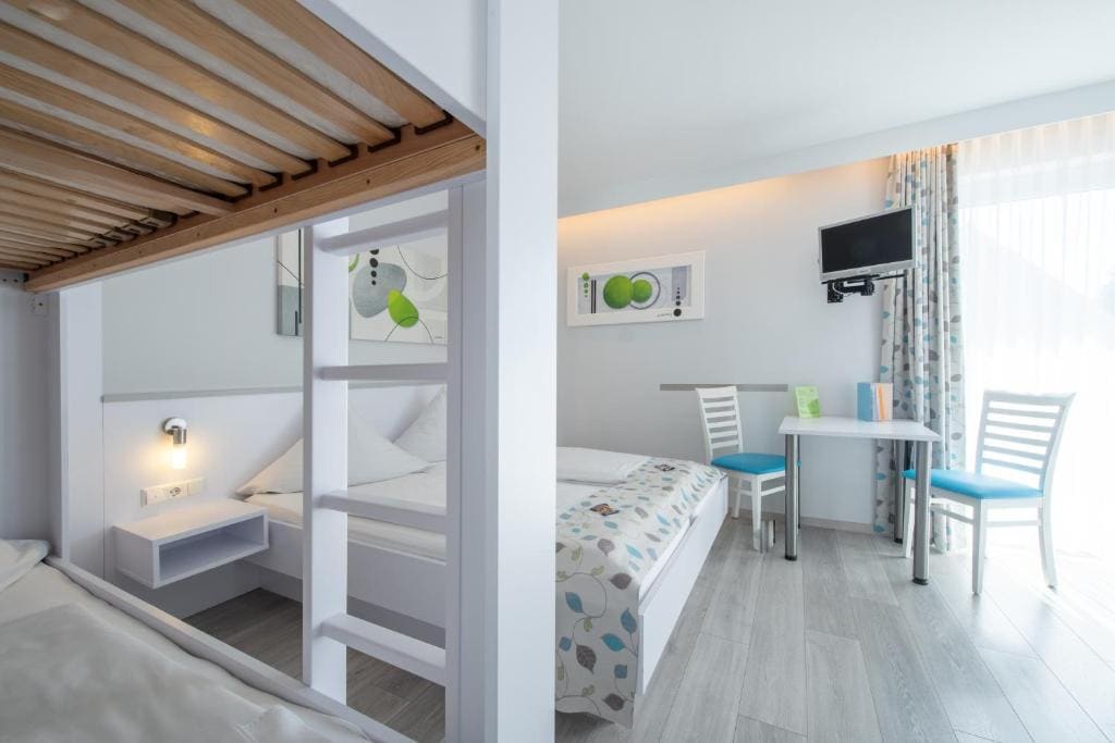 Quadruple Room room - Image 2