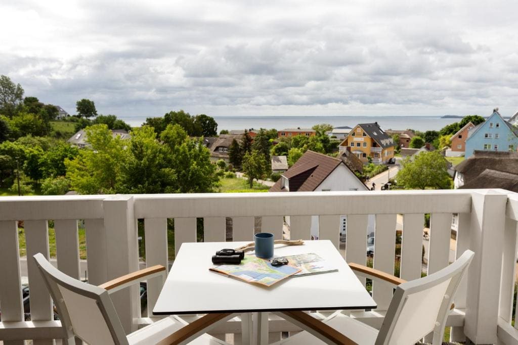 Double Room with Balcony and Sea View room - Image 1