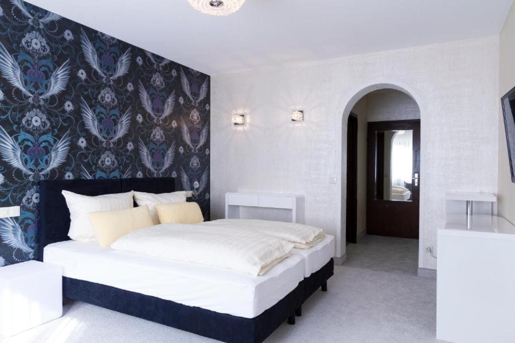 Double Room with Private Bathroom room - Image 3