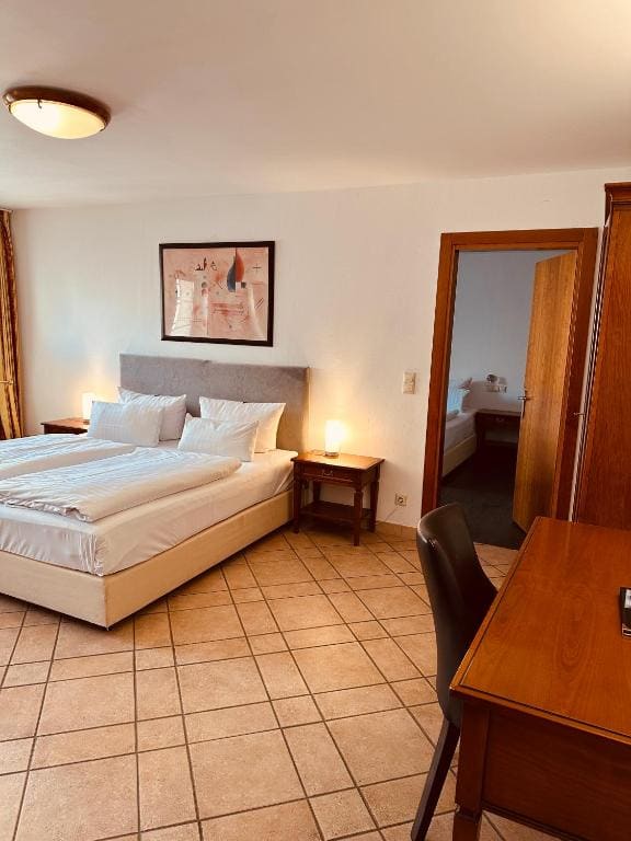 Family Room with Balcony room - Image 1
