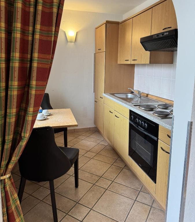 Studio with Balcony room - Image 2