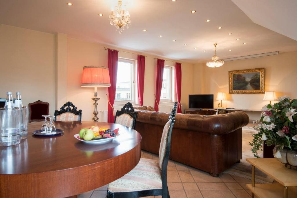 Suite with Balcony room - Image 3