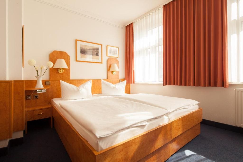 Standard Double Room room - Image 3