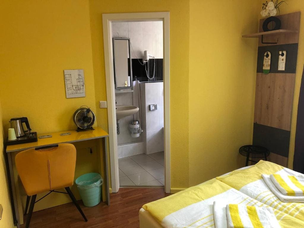 Economy Double Room room - Image 3