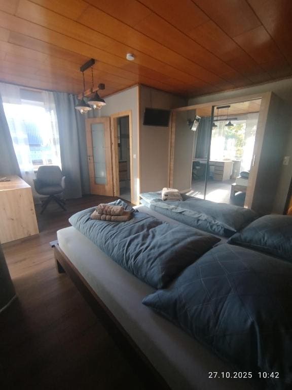 Double Room with Balcony room - Image 1