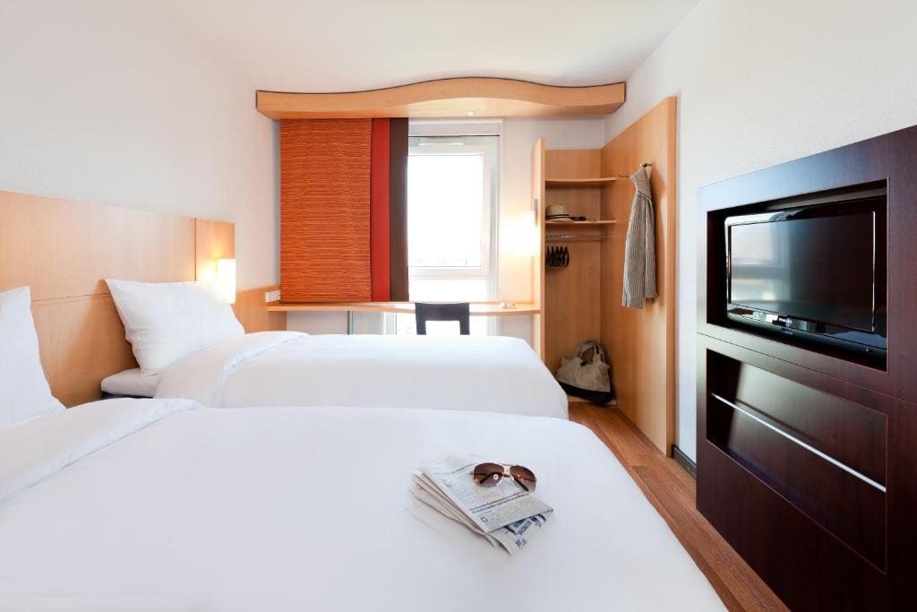 Standard Twin Room room - Image 1