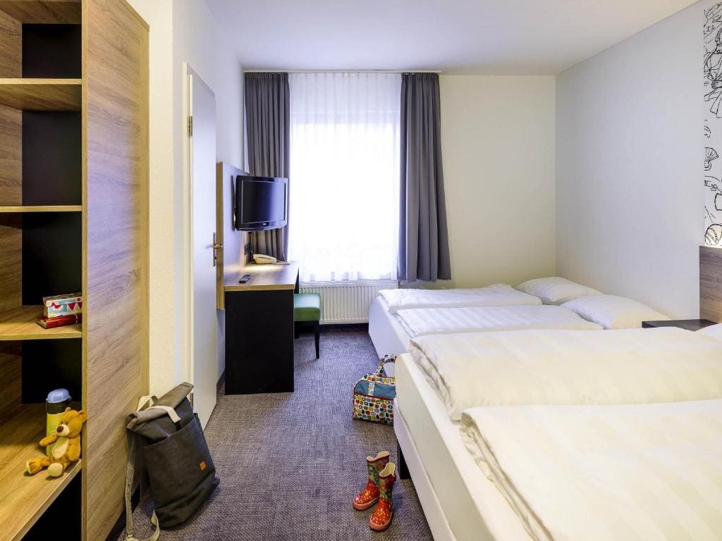 Family Room room - Image 1