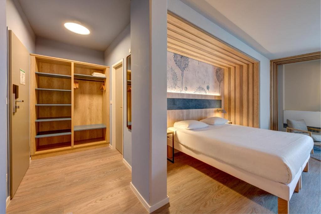 Family Suite with 1 Double Bed and 1 Sofa Bed room - Image 2