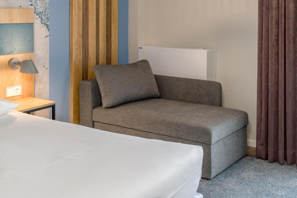 Double Room with Sofa Bed room - Image 1
