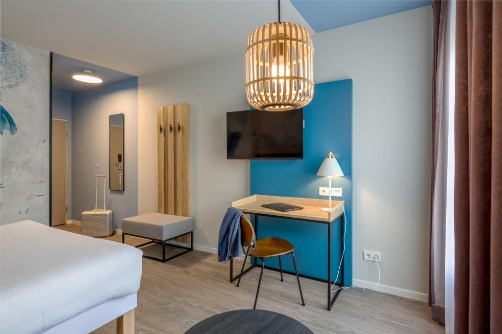 Standard Twin Room room - Image 3