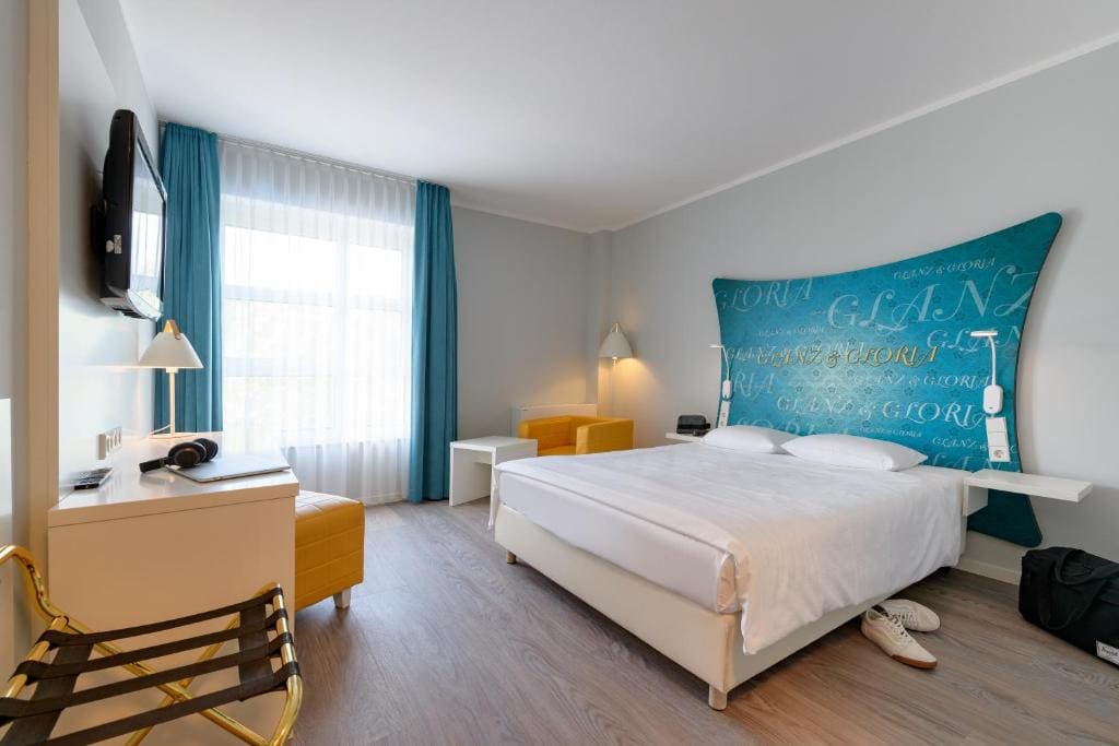 Superior Double Room with River View room - Image 1