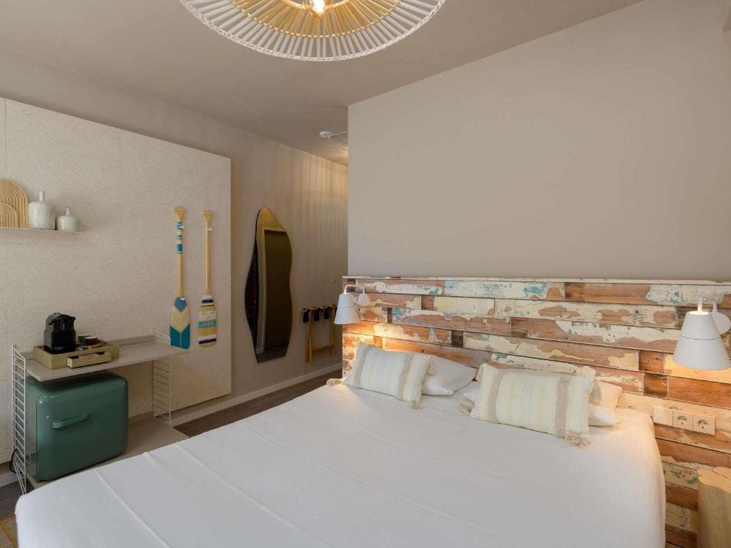 Deluxe Double Room - High Floor room - Image 3
