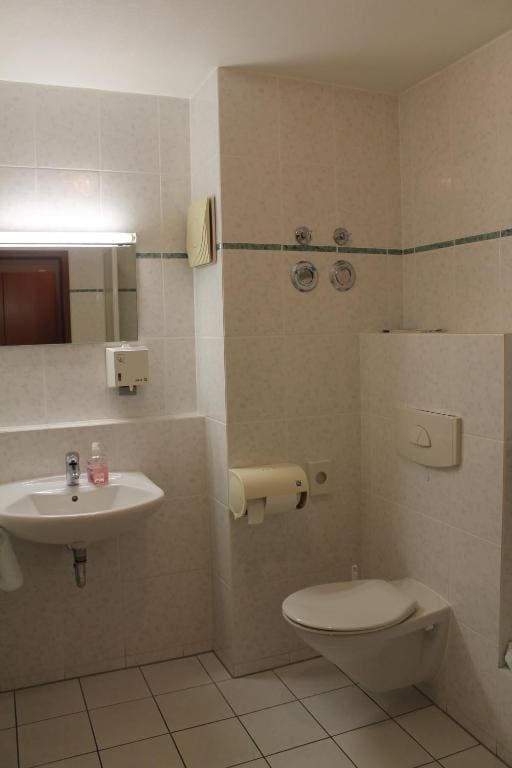 Classic Twin Room room - Image 1