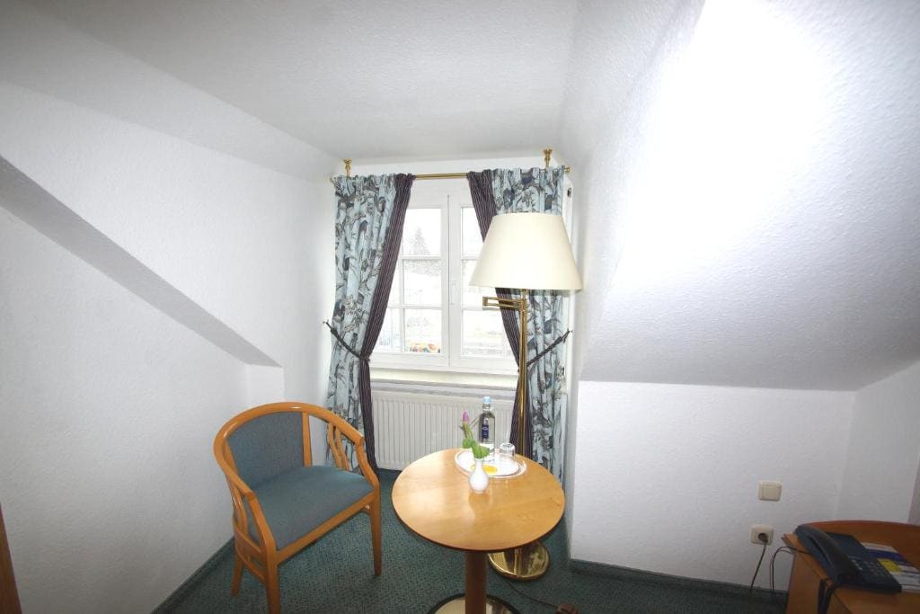 Small Double Room room - Image 3