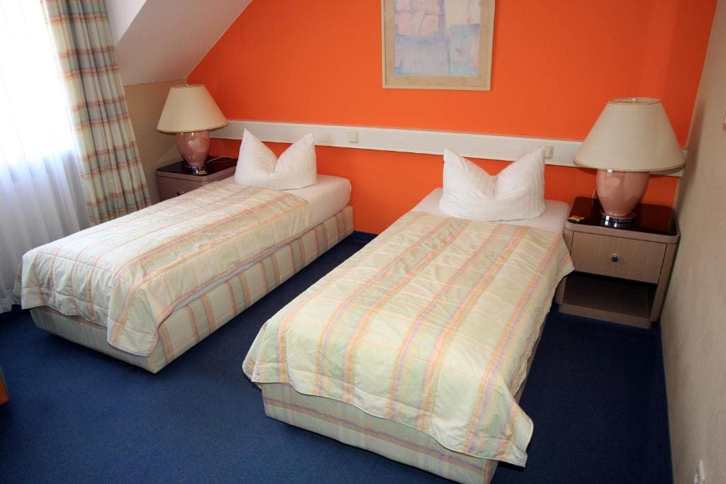Basic Twin Room room - Image 1