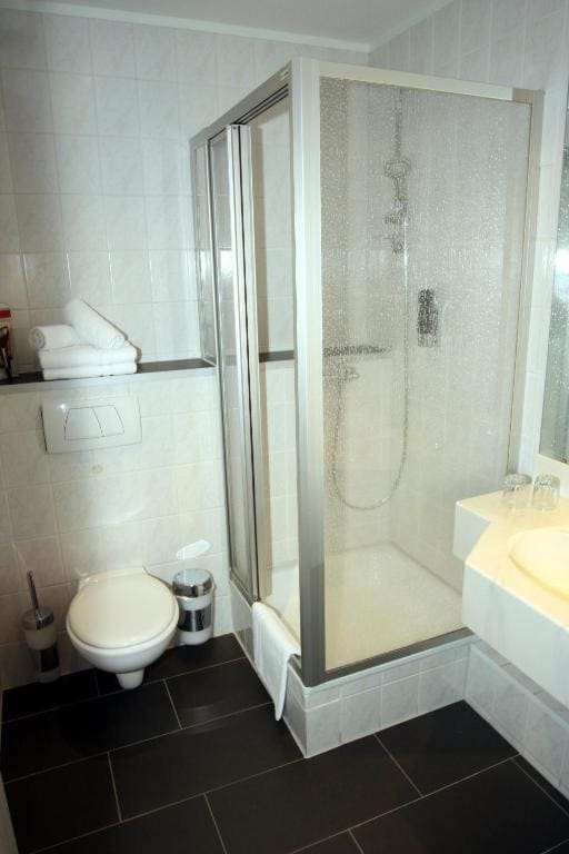Basic Twin Room room - Image 3