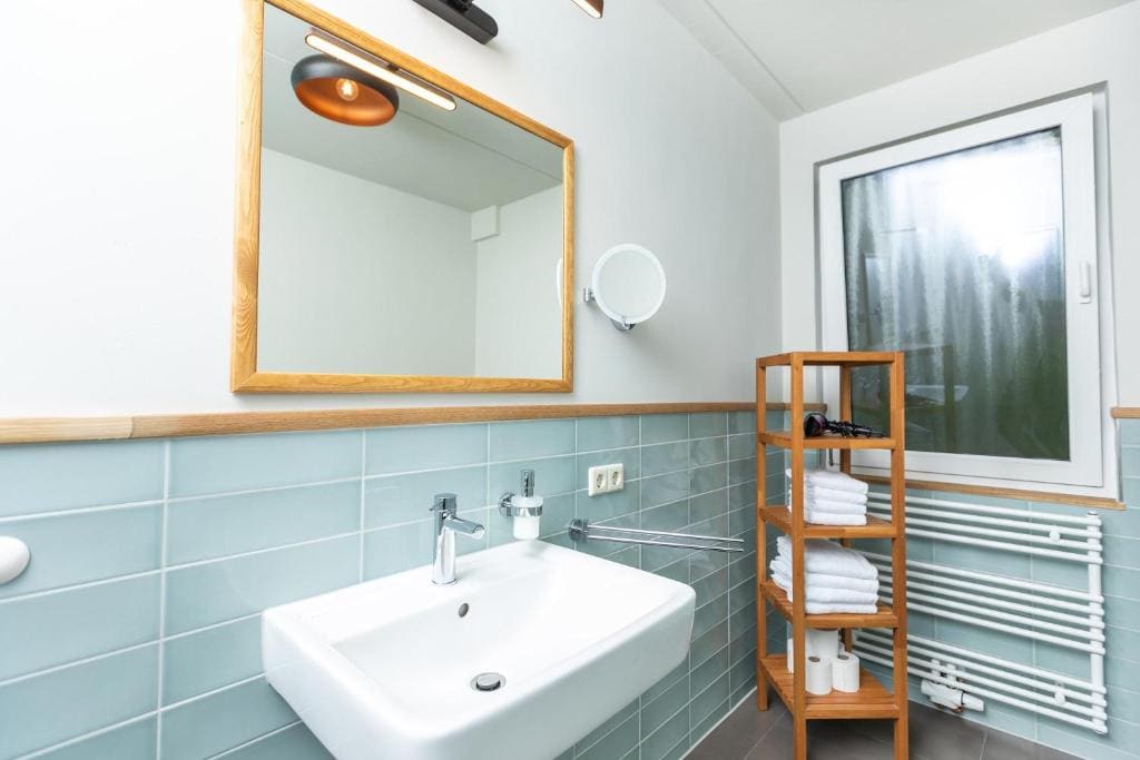 Onshore Apartment I room - Image 2