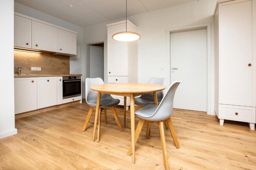 Onshore Apartment I room - Image 1