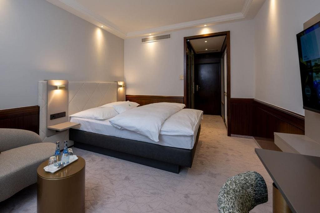 Deluxe Double Room room - Image 3