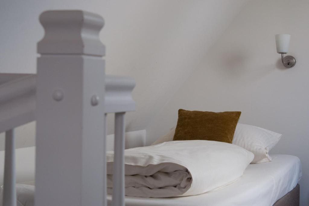 Apartment room - Image 1