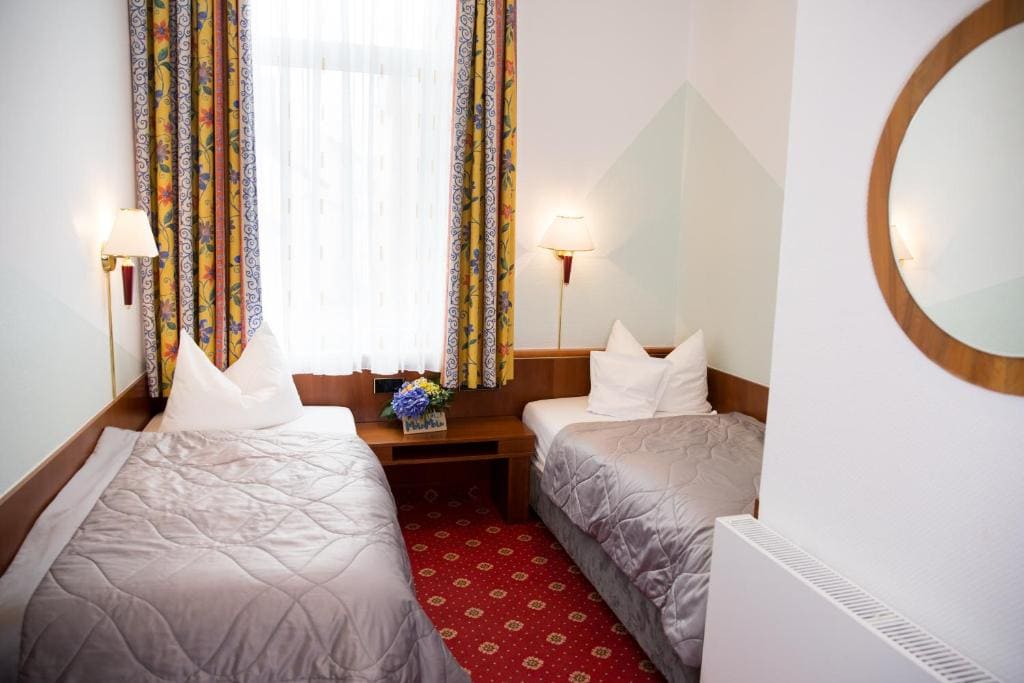Small Double or Twin Room room - Image 2