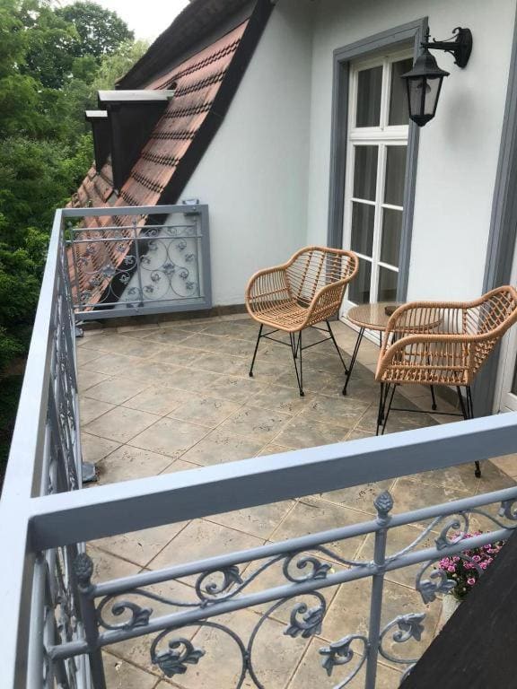 Deluxe Double Room with Balcony room - Image 2