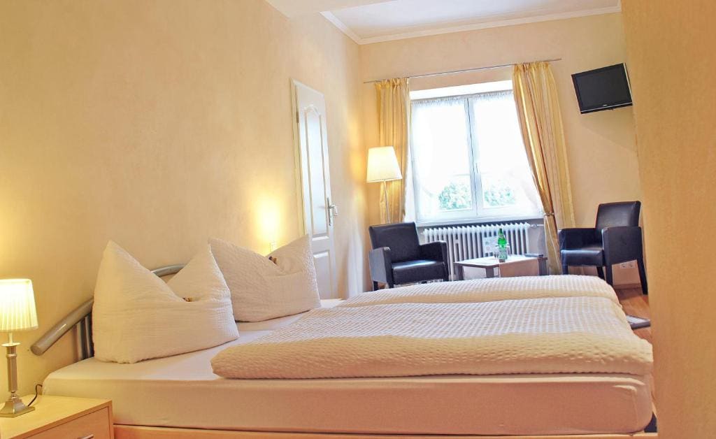 Double Room with Private Bathroom room - Image 1