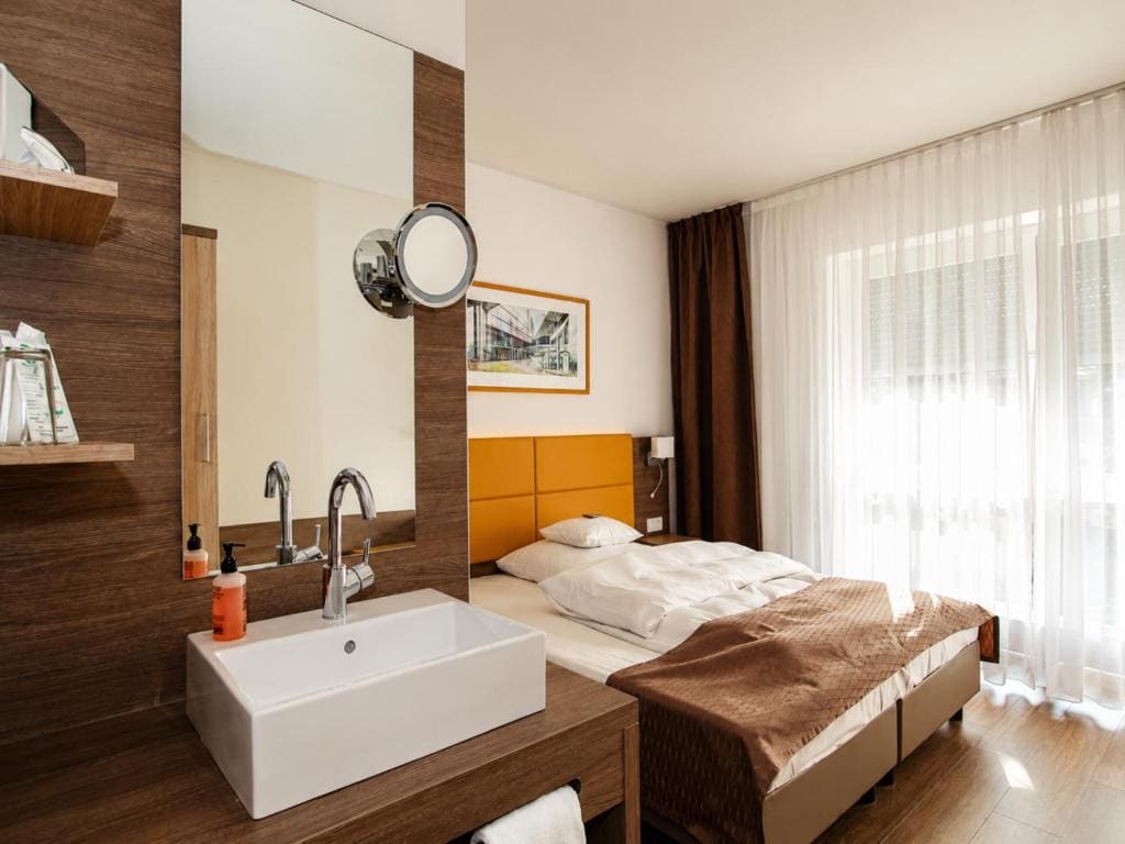 Superior Single Room room - Image 3