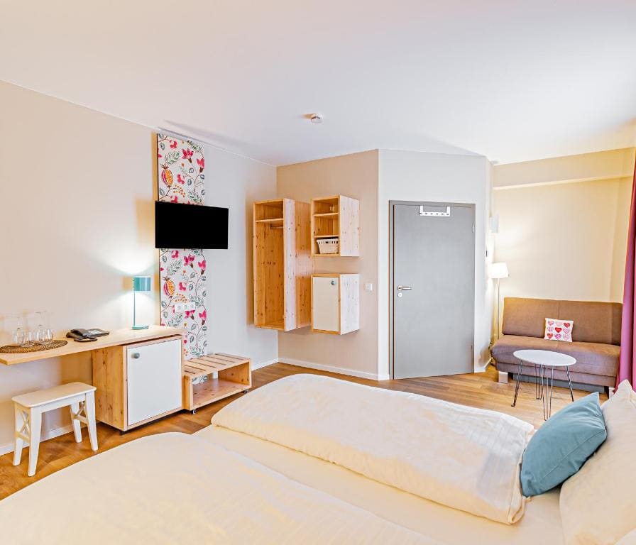 Comfort Triple Room room - Image 2
