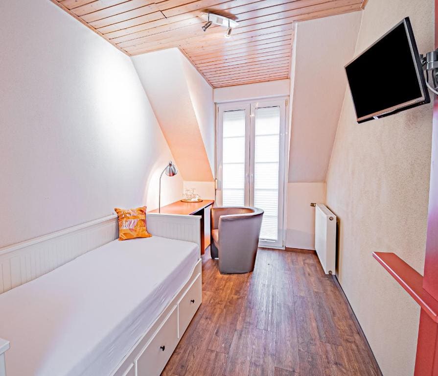 Standard Double Room room - Image 3