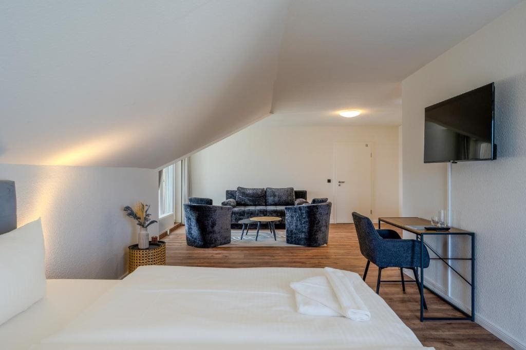 Deluxe Room room - Image 3