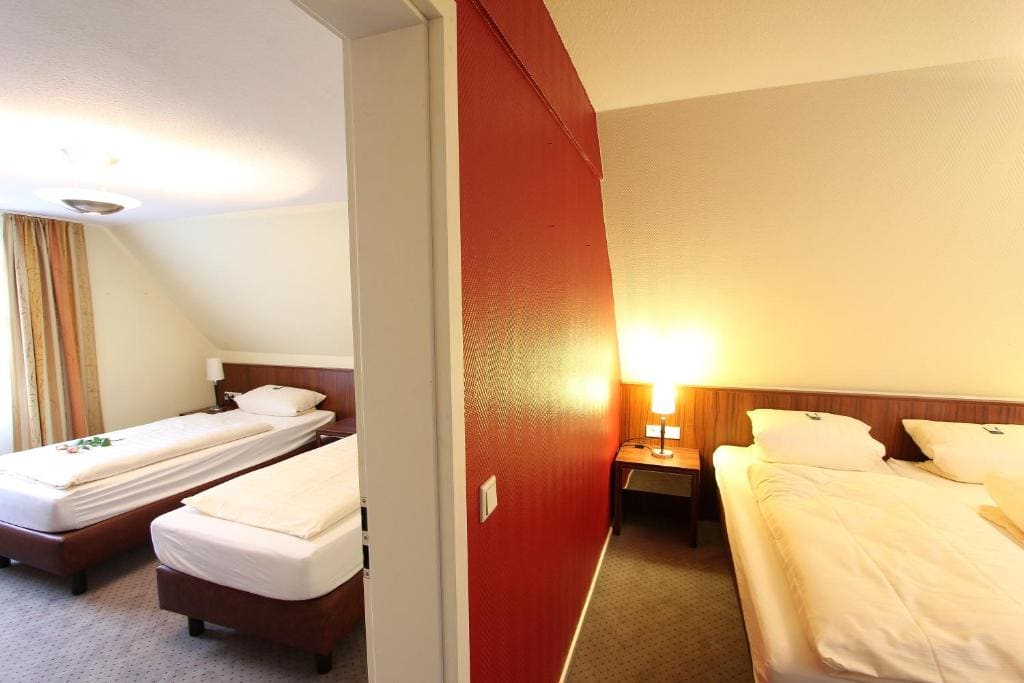 Family Room room - Image 2