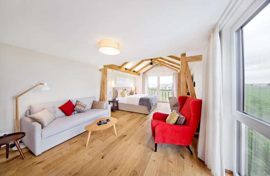 Queen Suite room - Image 1