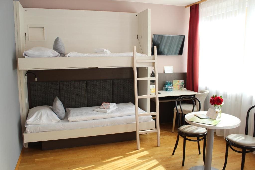 Quadruple Room room - Image 1