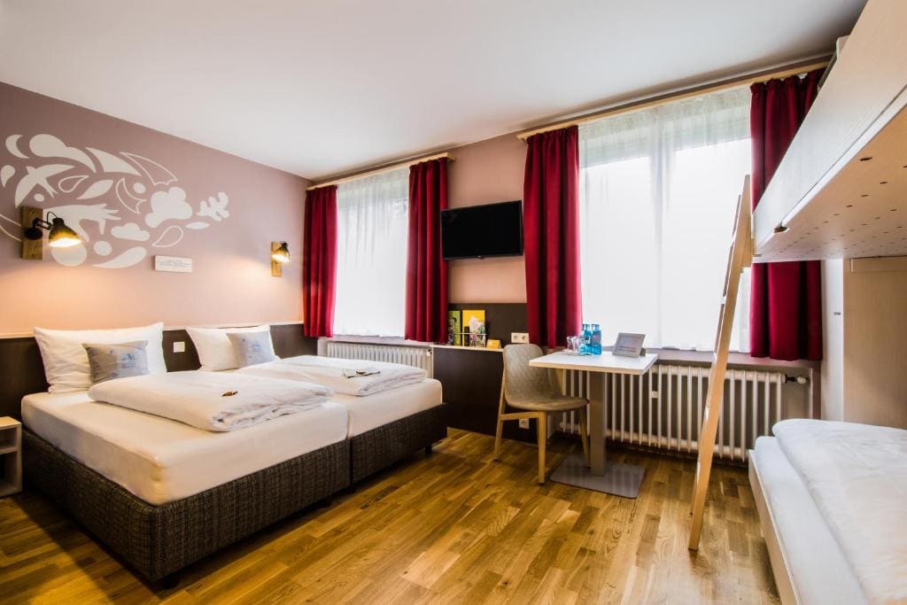 Quadruple Room room - Image 2