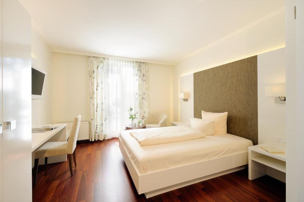 Superior Queen Room room - Image 2