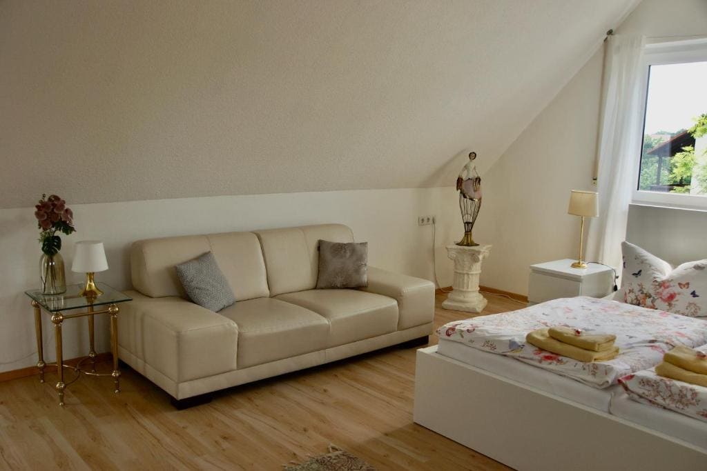 Double Room with Garden View room - Image 3