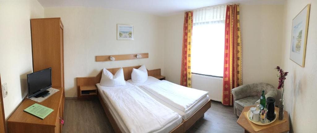 Small Double Room 2 room - Image 2
