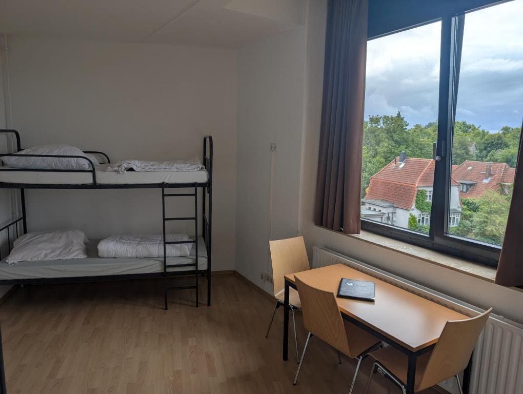 Twin Room with Bathroom room - Image 2