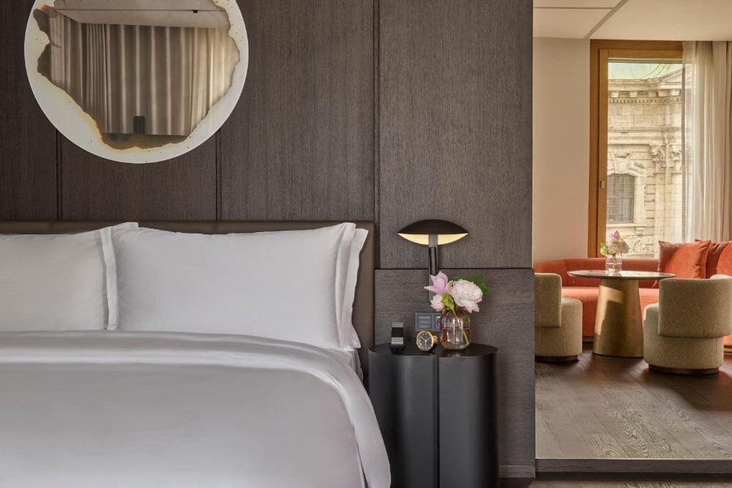 Grand Junior King Suite room - Image 1