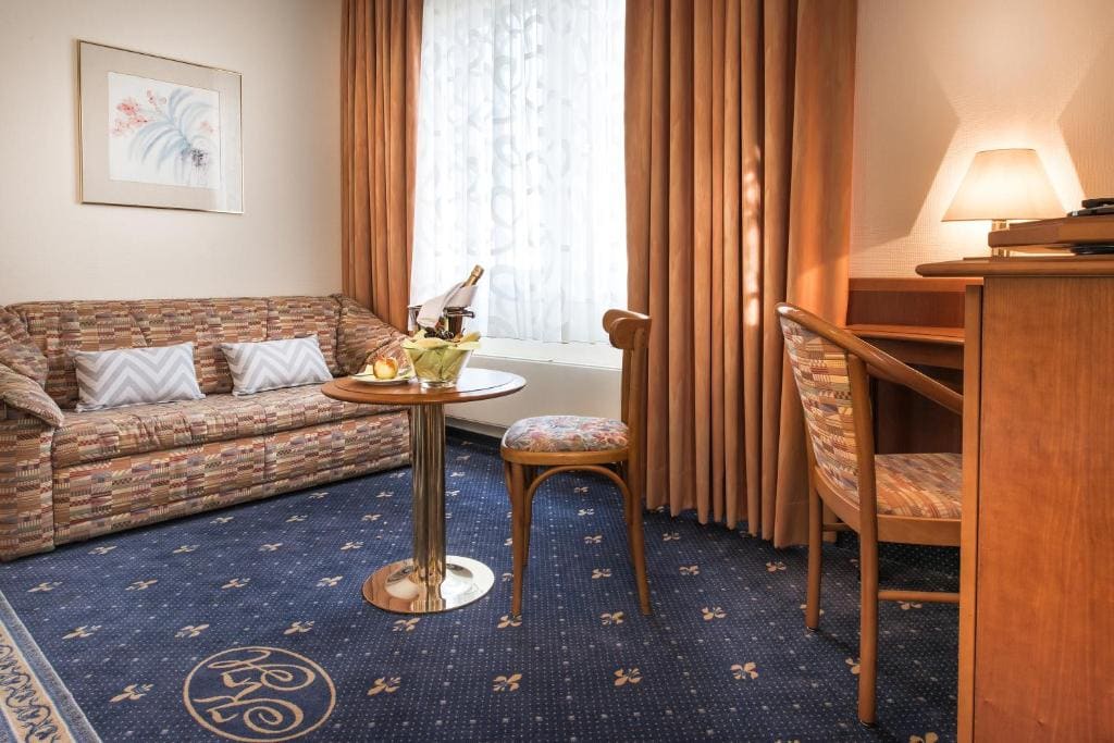 Superior Double or Twin Room room - Image 3
